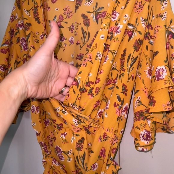 Francesca’s blouse - Picture 3 of 4